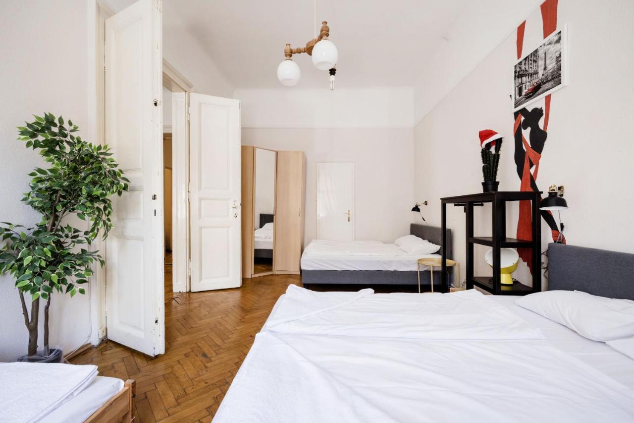 Downtown Circus Apartment Budapest Eksteriør billede