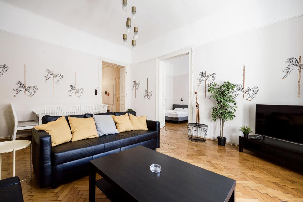 Downtown Circus Apartment Budapest Eksteriør billede