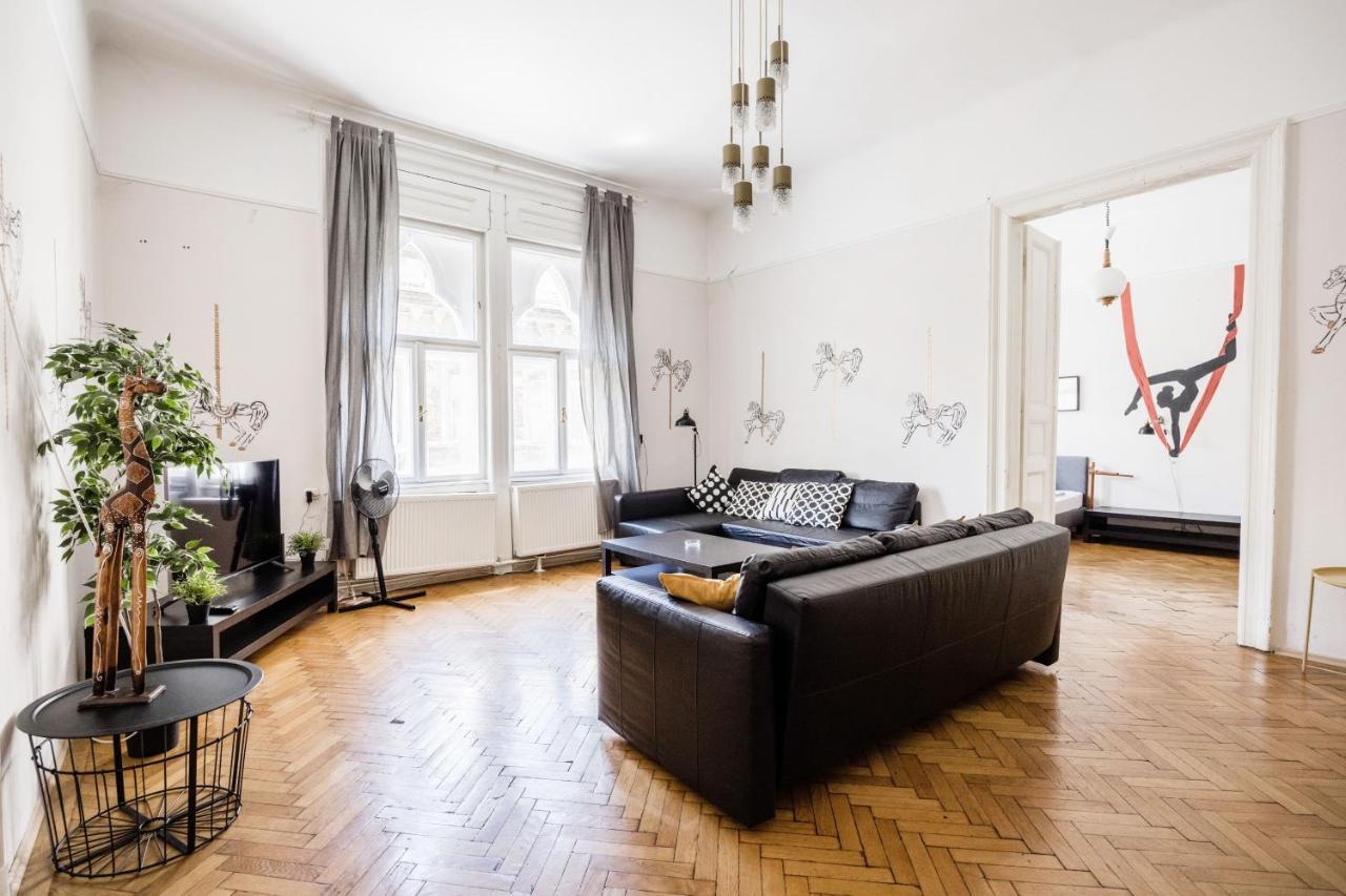 Downtown Circus Apartment Budapest Eksteriør billede