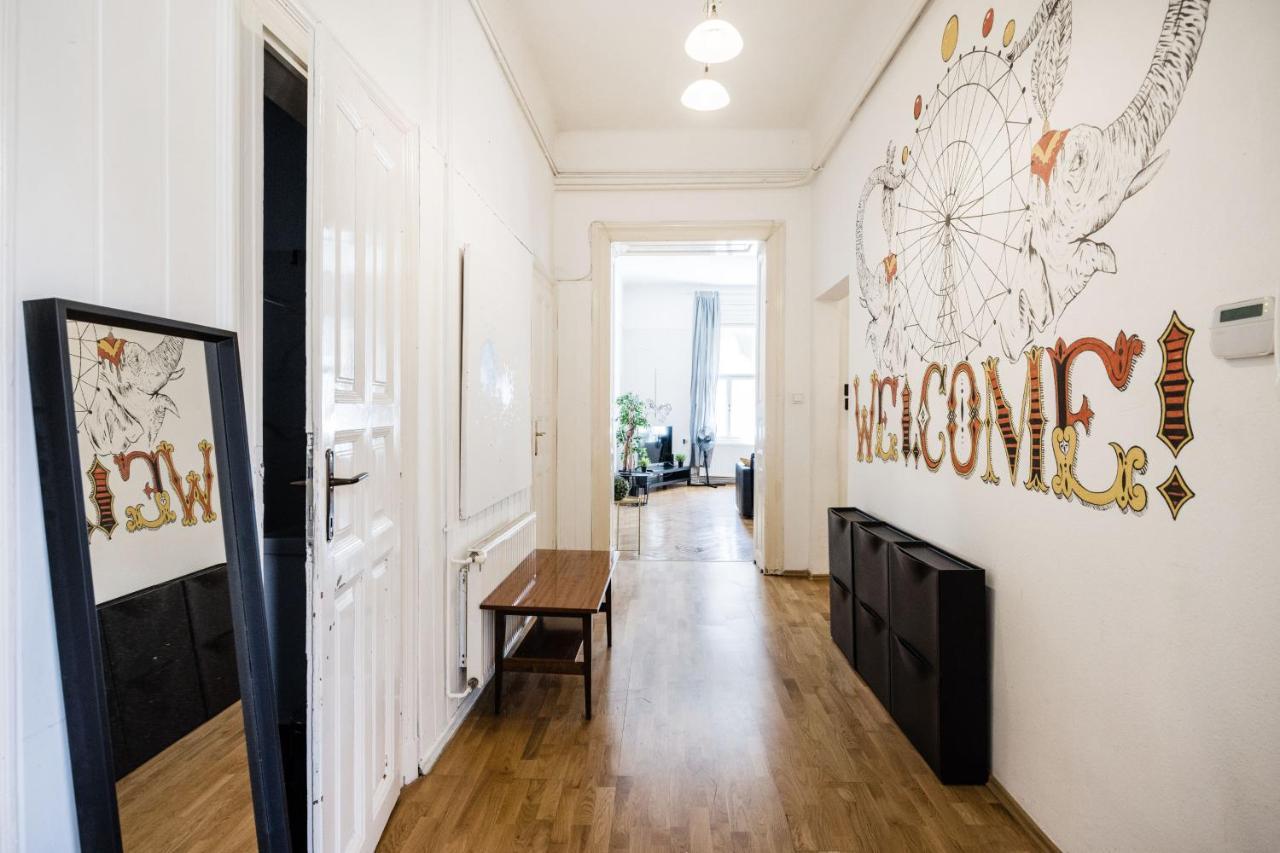 Downtown Circus Apartment Budapest Eksteriør billede